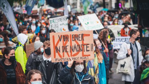 Tausende Menschen bei Klimastreiks in ganz Österreich