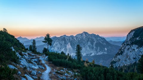 Mit Bahn und Bus in die Natur – neuer Wanderführer da